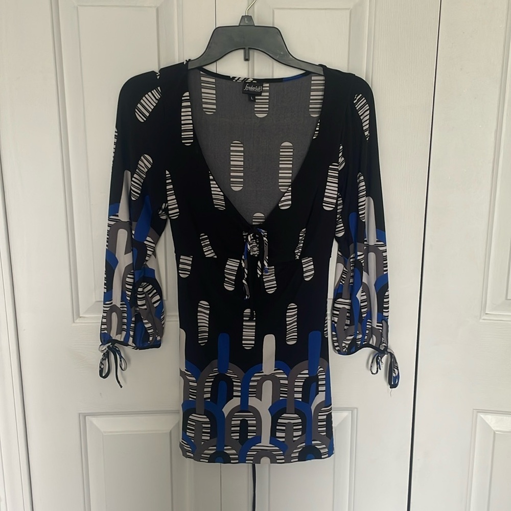 Frederick’s of Hollywood Sz Large patterned tunic GUC B39